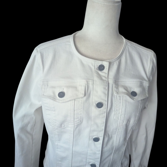 White House Black Market White Stretchy Collarless Modern Jean Jacket Sz M - Picture 4 of 10